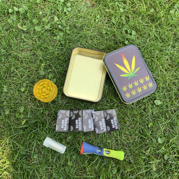 Smoking Set 1x Metal Tobacco Box+1x Silicone Tobacco Pipe+1x Plastic Herb Grinder+5 Booklet Metal Filters+1x Glass Mouth Tips